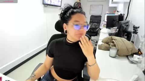 Snapshot of jenn_cg chatting on November 2025 08:44:01 PM jenn online show from November 2025 08:44:01 PM