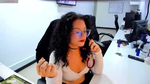 Snapshot of jenn_cg chatting on November 2025 10:31:01 PM jenn online show from November 2025 10:31:01 PM