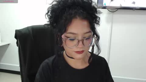 Snapshot of jenn_cg chatting on November 2025 09:36:02 PM jenn online show from November 2025 09:36:02 PM