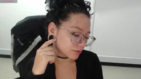 Snapshot of jenn_cg chatting on December 2025 08:03:01 PM jenn online show from December 2025 08:03:01 PM