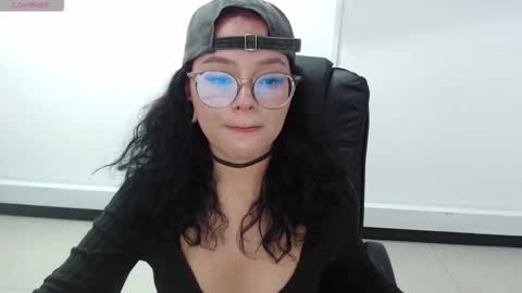 Snapshot of jenn_cg chatting on December 2025 07:09:01 PM jenn online show from December 2025 07:09:01 PM