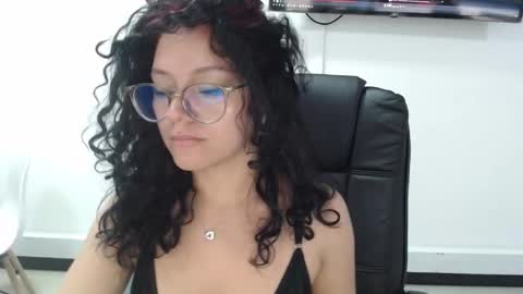 Snapshot of jenn_cg chatting on December 2025 06:03:02 PM jenn online show from December 2025 06:03:02 PM