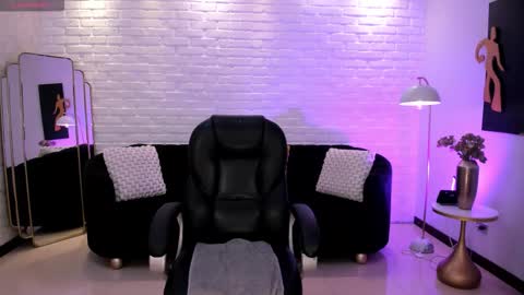 Jenna Olson  online show from February 2026 07:06:02 PM