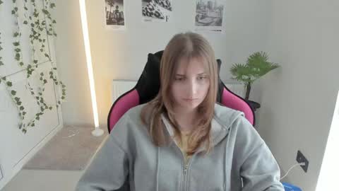 Karla online show from April 2026 02:03:02 PM