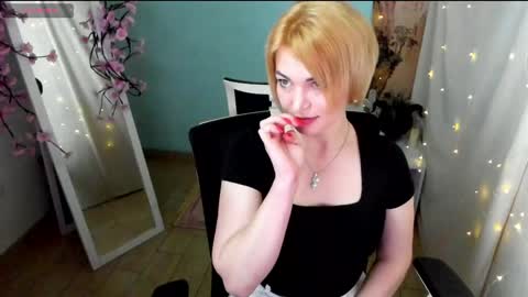 Snapshot of jennifer_cuttie chatting on May 2026 06:54:01 AM Jennifer online show from May 2026 06:54:01 AM