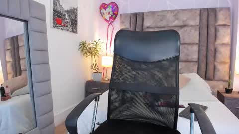 Snapshot of jennifer_garciia chatting on February 2026 08:43:01 PM jennifer_garciia online show from February 2026 08:43:01 PM