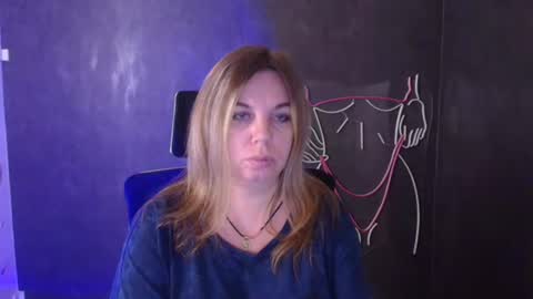Jennifer online show from October 2025 07:27:02 AM