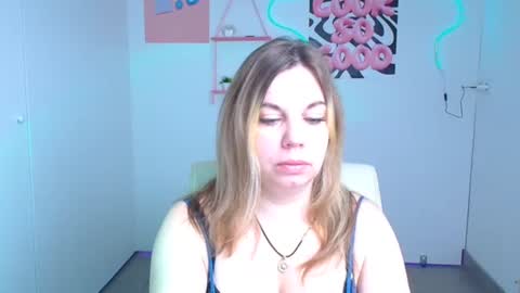 Jennifer online show from October 2025 05:28:01 AM
