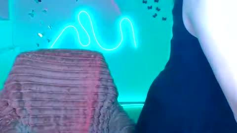 Jennifer online show from March 2026 06:39:02 AM