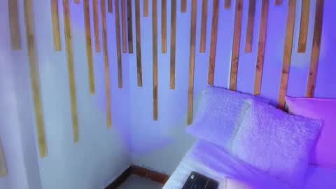 Jennifer vega  online show from September 2025 09:16:01 PM