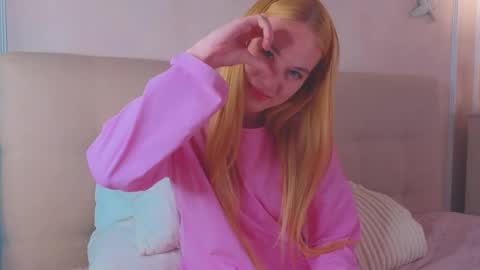 Snapshot of jennifercamprell chatting on April 2026 07:05:01 PM jennifercamprell online show from April 2026 07:05:01 PM