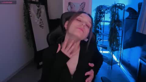 jenniferkiim online show from October 2025 10:30:01 AM