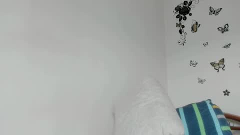 Snapshot of jenniferloveyou chatting on May 2026 12:32:01 PM jenniferloveyou online show from May 2026 12:32:01 PM