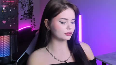 Jenni online show from December 2024 06:32:02 AM