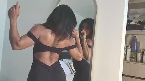 Snapshot of jennmullatta_ chatting on November 2025 06:45:01 PM Jenn online show from November 2025 06:45:01 PM