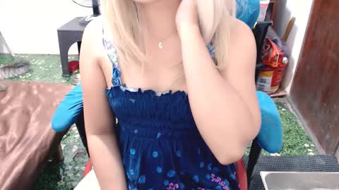 Snapshot of jenny_fromphil chatting on February 2025 08:42:02 AM Jenny online show from February 2025 08:42:02 AM