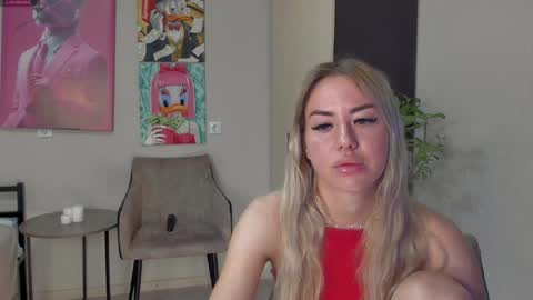 Snapshot of jeremayalove chatting on January 2025 05:42:01 AM Hi hi We are Jessie and Betti online show from January 2025 05:42:01 AM