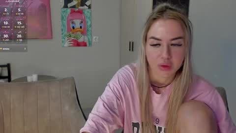 Snapshot of jeremayalove chatting on February 2025 06:48:01 AM Hi hi We are Jessie and Betti online show from February 2025 06:48:01 AM