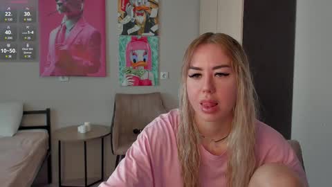 Snapshot of jeremayalove chatting on February 2025 06:28:01 AM Hi hi We are Jessie and Betti online show from February 2025 06:28:01 AM