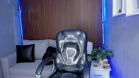  JEREMIAS  online show from April 2026 12:07:01 PM