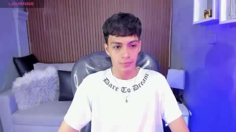 Snapshot of jeremias_1 chatting on May 2026 02:45:01 PM JEREMIAS online show from May 2026 02:45:01 PM