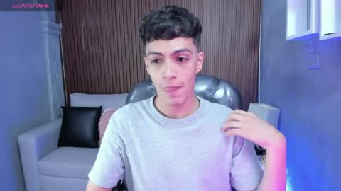 Snapshot of jeremias_1 chatting on May 2026 01:17:01 PM JEREMIAS online show from May 2026 01:17:01 PM