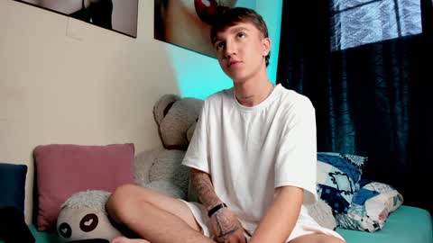 Snapshot of jeremy_salvatore_ chatting on December 2024 04:28:01 PM jero independent model online show from December 2024 04:28:01 PM