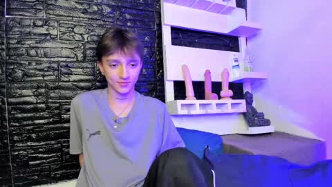 Snapshot of jeremy_salvatore_ chatting on February 2025 06:17:02 AM jero independent model online show from February 2025 06:17:02 AM