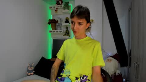 jero independent model online show from December 2025 11:11:01 PM