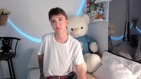 jero independent model online show from March 2026 07:56:01 AM