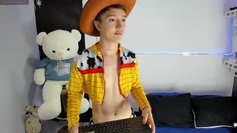 jero independent model online show from May 2026 06:59:01 PM