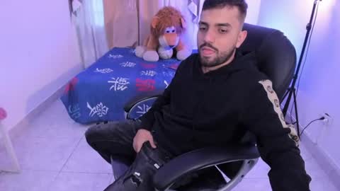 Snapshot of jeremyy_boy chatting on July 2026 11:05:01 AM Jeremy online show from July 2026 11:05:01 AM