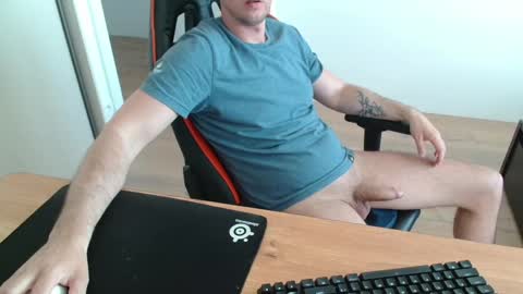 Boy likes daddies online show from May 2026 03:18:02 PM