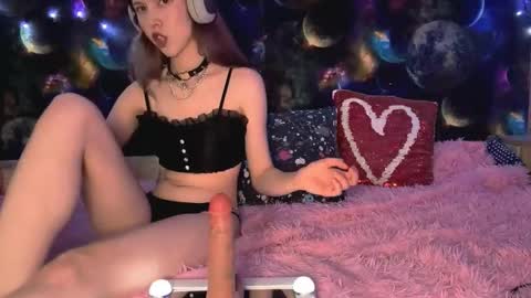 jerrienyhan online show from November 2025 01:33:01 PM