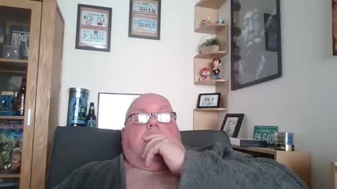 Snapshot of jerseyhammer01 chatting on April 2026 07:44:02 AM Harry online show from April 2026 07:44:02 AM