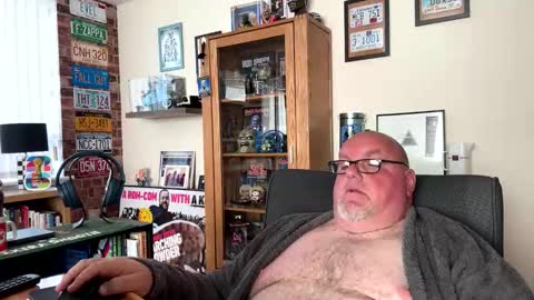 Snapshot of jerseyhammer01 chatting on May 2026 07:27:01 AM Harry online show from May 2026 07:27:01 AM