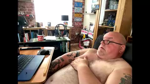 Snapshot of jerseyhammer01 chatting on June 2026 04:31:01 PM Harry online show from June 2026 04:31:01 PM