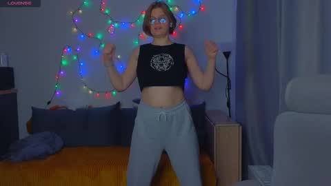 Snapshot of jess0e9 chatting on October 2025 01:47:02 PM JessieVibes online show from October 2025 01:47:02 PM