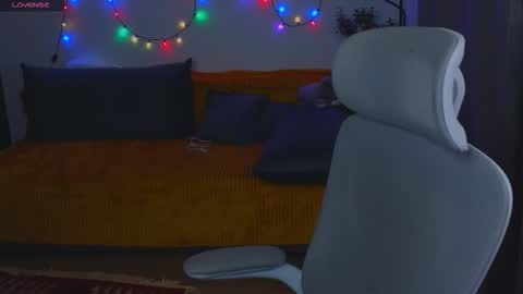 Snapshot of jess0e9 chatting on November 2025 12:37:02 PM JessieVibes online show from November 2025 12:37:02 PM