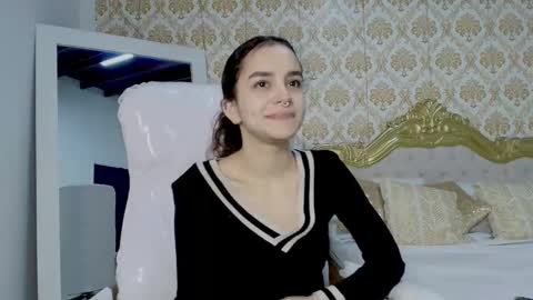 jessb_ online show from October 2025 07:34:02 PM