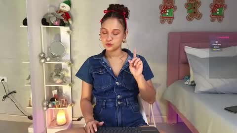 Snapshot of jessica_tom_ chatting on December 2025 02:47:02 PM Jessica online show from December 2025 02:47:02 PM