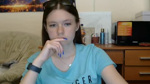 Snapshot of jessicaholland1 chatting on June 2026 06:44:01 PM jessicaholland1 online show from June 2026 06:44:01 PM