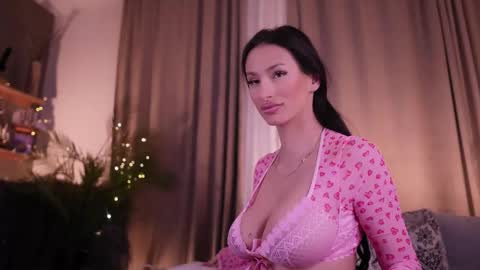 Jess online show from March 2026 04:50:02 PM