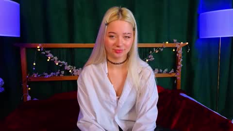 Snapshot of jessie__dean chatting on November 2025 12:17:01 PM Danielle online show from November 2025 12:17:01 PM