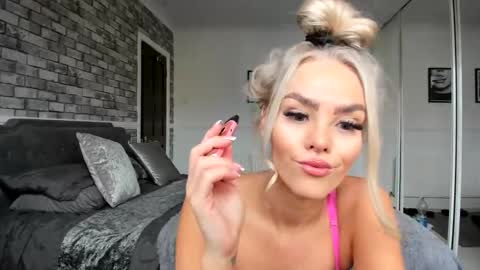 Snapshot of jessiebella0210_ chatting on October 2025 01:28:01 PM jessiebella0210_ online show from October 2025 01:28:01 PM