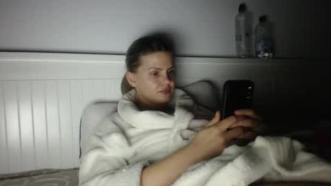 jessieryan online show from November 2025 05:15:02 PM