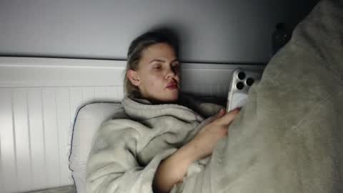 jessieryan online show from December 2025 07:00:01 PM