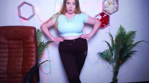 Jess online show from March 2026 07:40:01 PM