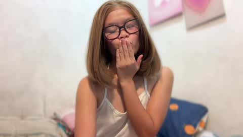 Snapshot of jessy_fox888 chatting on May 2026 10:52:02 AM Jessy online show from May 2026 10:52:02 AM