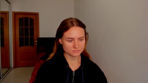 Polina online show from November 2025 10:23:01 AM